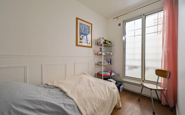 Appartement à vendre    3 pièces • 32,45 m2 Paris 20
