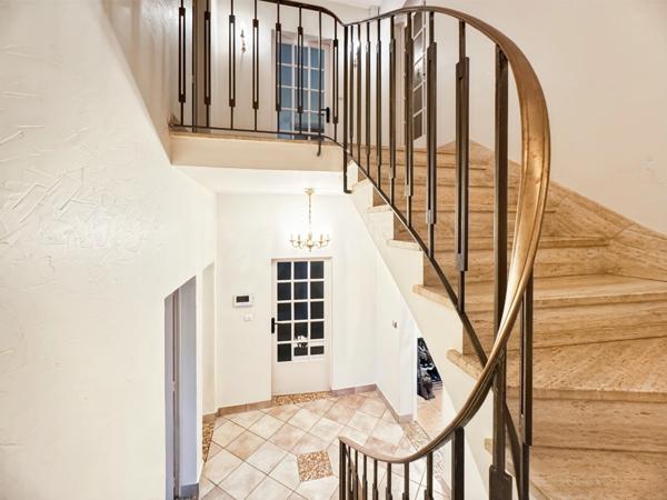 Propriété d’exception de 310 m2 aux portes d’Angers – Beaucouzé sur une parcelle de 7000 m2