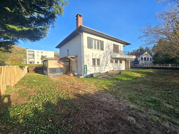 CENTRE DE CHASSE-SUR-RHÔNE – MAISON INDIVIDUELLE À RÉINVENTER – TERRAIN RARE DE 794 M² – SOUS-SOL COMPLET – FORT POTENTIEL D’AGRANDISSEMENT