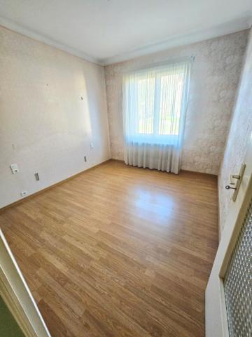 CENTRE DE CHASSE-SUR-RHÔNE – MAISON INDIVIDUELLE À RÉINVENTER – TERRAIN RARE DE 794 M² – SOUS-SOL COMPLET – FORT POTENTIEL D’AGRANDISSEMENT