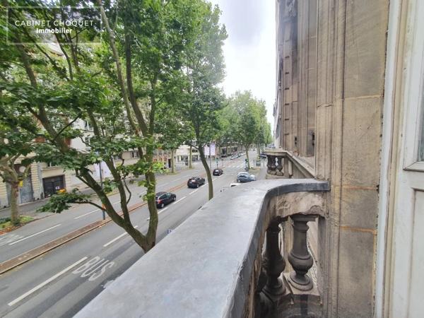 F2 DUPLEX MEUBLE AVEC PARKING A LOUER - LILLE CENTRE - 36 m 2 - 766 € charges comprises par mois