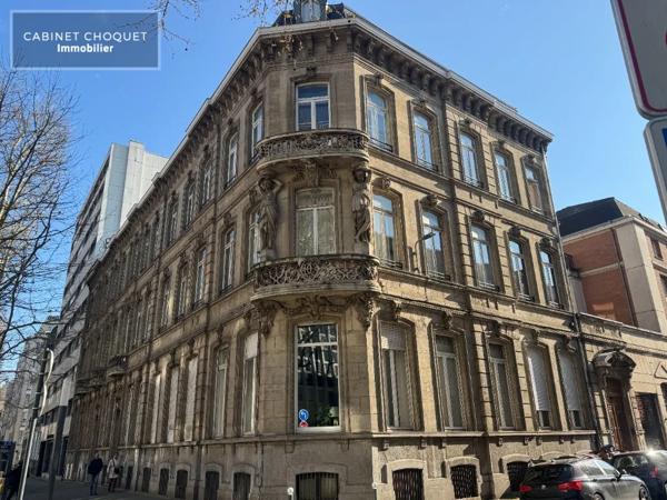 F2 DUPLEX MEUBLE AVEC PARKING A LOUER - LILLE CENTRE - 36 m 2 - 766 € charges comprises par mois