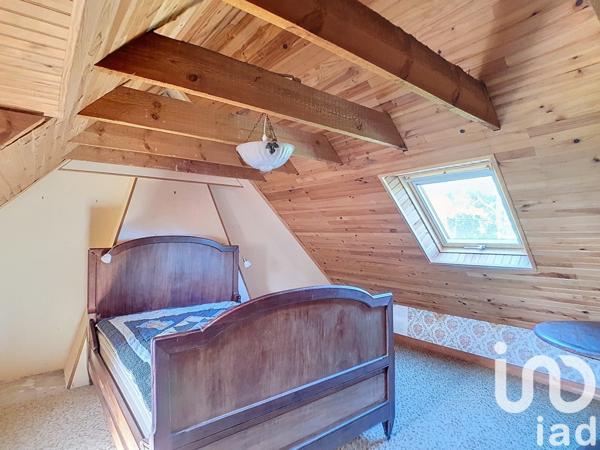 Longère 6 pièces de 99 m² à Plozévet (29710)