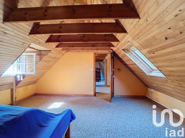 Longère 6 pièces de 99 m² à Plozévet (29710)