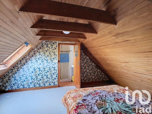 Longère 6 pièces de 99 m² à Plozévet (29710)