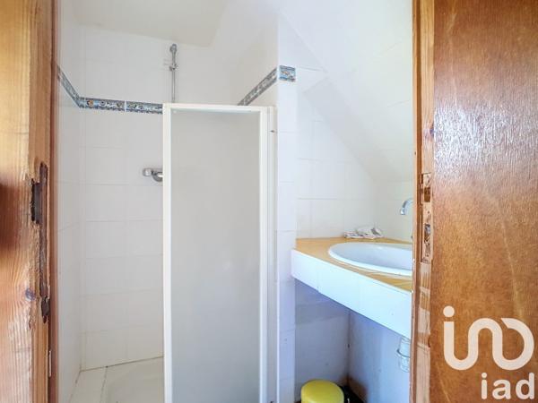 Longère 6 pièces de 99 m² à Plozévet (29710)