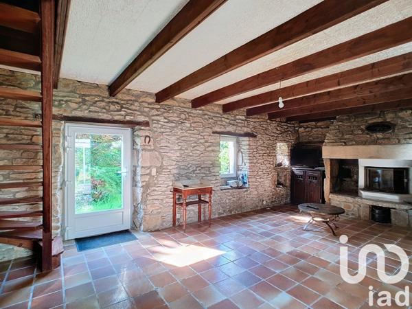 Longère 6 pièces de 99 m² à Plozévet (29710)