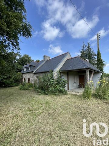Longère 6 pièces de 99 m² à Plozévet (29710)