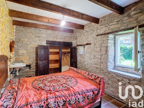 Longère 6 pièces de 99 m² à Plozévet (29710)