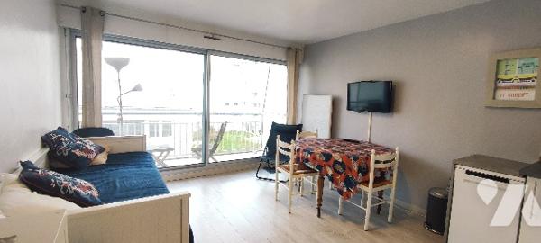 Studio-cabine avec balcon , vue dégagée + cave +parking (en option), à 100m de la plage du TOUQUET