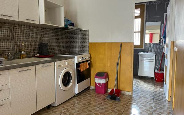 Appartement à vendre    6 pièces • 240 m2 Pointe-à-Pitre
