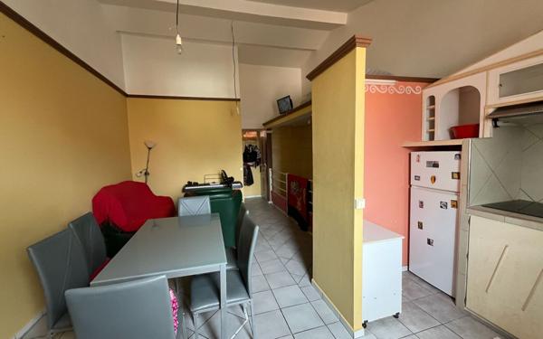 Appartement à vendre    6 pièces • 240 m2 Pointe-à-Pitre