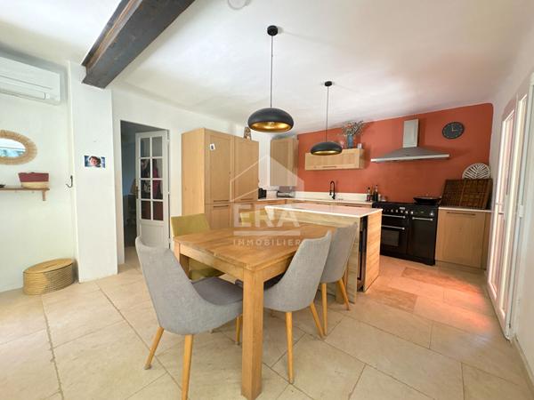 A VENDRE 84160 LOURMARIN MAISON TYPE 6 PIECES D'ENVIRON 132M² AVEC JARDIN, GARAGE ET PISCINE