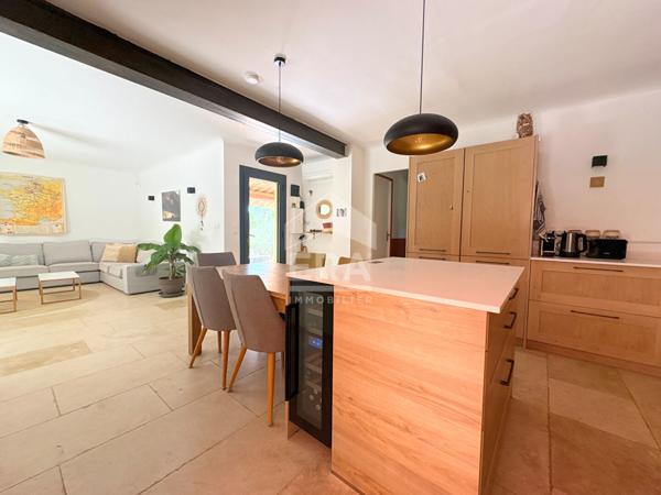 A VENDRE 84160 LOURMARIN MAISON TYPE 6 PIECES D'ENVIRON 132M² AVEC JARDIN, GARAGE ET PISCINE