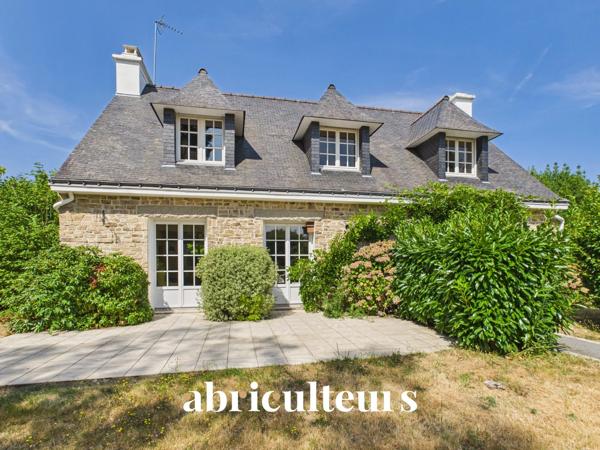 Spacieuse maison familiale de 160 m² sur parc arboré de 2 110 m² Quartier recherché du Teninio à Vannes