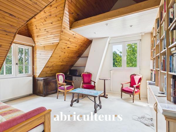 Spacieuse maison familiale de 160 m² sur parc arboré de 2 110 m² Quartier recherché du Teninio à Vannes