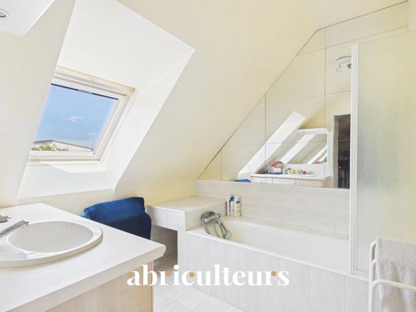 Spacieuse maison familiale de 160 m² sur parc arboré de 2 110 m² Quartier recherché du Teninio à Vannes