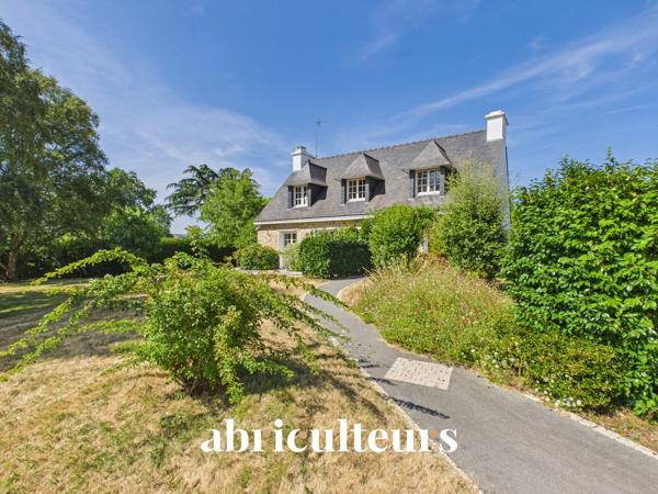 Spacieuse maison familiale de 160 m² sur parc arboré de 2 110 m² Quartier recherché du Teninio à Vannes
