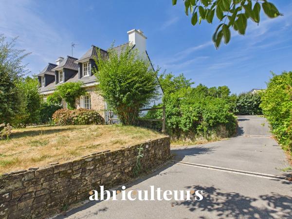 Spacieuse maison familiale de 160 m² sur parc arboré de 2 110 m² Quartier recherché du Teninio à Vannes