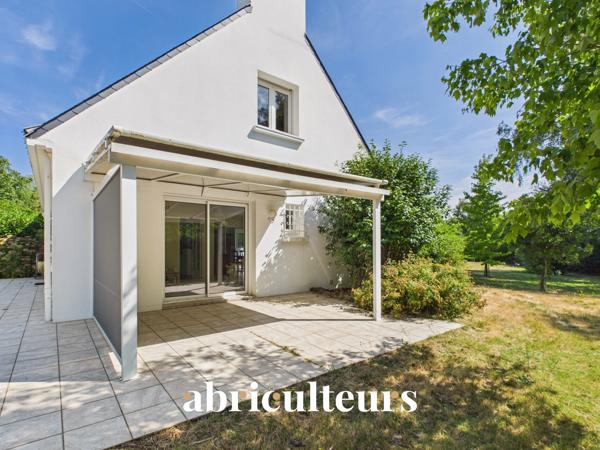 Spacieuse maison familiale de 160 m² sur parc arboré de 2 110 m² Quartier recherché du Teninio à Vannes