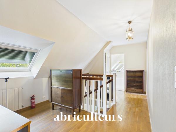 Spacieuse maison familiale de 160 m² sur parc arboré de 2 110 m² Quartier recherché du Teninio à Vannes