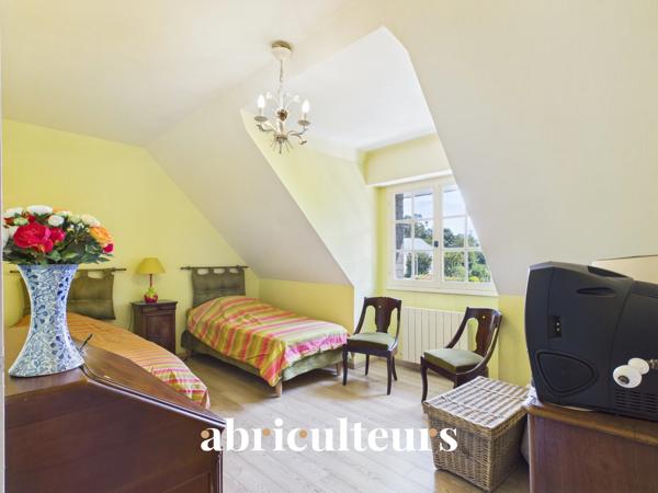 Spacieuse maison familiale de 160 m² sur parc arboré de 2 110 m² Quartier recherché du Teninio à Vannes