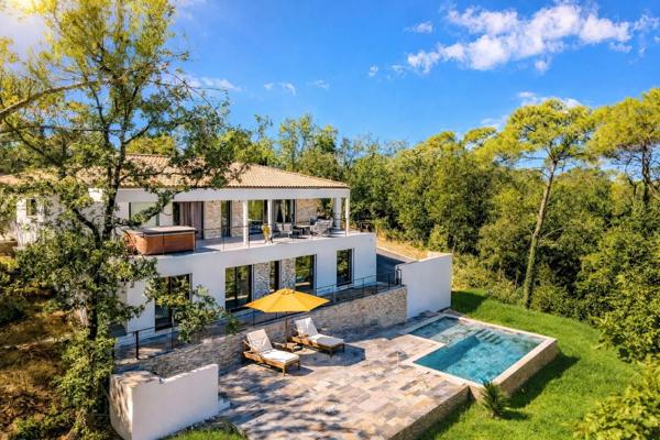 Brignoles (83170) VILLA CONTEMPORAINE D'EXCEPTION - 2022 - 195,19 m² + garage - Piscine - Domaine recherché