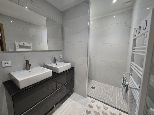 Brignoles (83170) VILLA CONTEMPORAINE D'EXCEPTION - 2022 - 195,19 m² + garage - Piscine - Domaine recherché