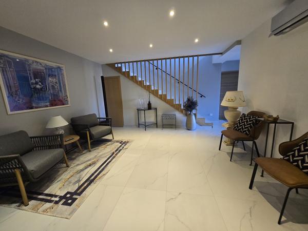 Brignoles (83170) VILLA CONTEMPORAINE D'EXCEPTION - 2022 - 195,19 m² + garage - Piscine - Domaine recherché