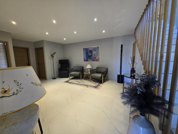 Brignoles (83170) VILLA CONTEMPORAINE D'EXCEPTION - 2022 - 195,19 m² + garage - Piscine - Domaine recherché