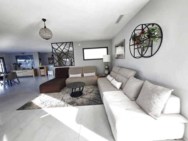 Brignoles (83170) VILLA CONTEMPORAINE D'EXCEPTION - 2022 - 195,19 m² + garage - Piscine - Domaine recherché