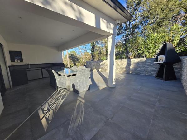 Brignoles (83170) VILLA CONTEMPORAINE D'EXCEPTION - 2022 - 195,19 m² + garage - Piscine - Domaine recherché