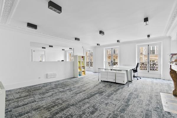 Bureau 5 pièces - 142 m²