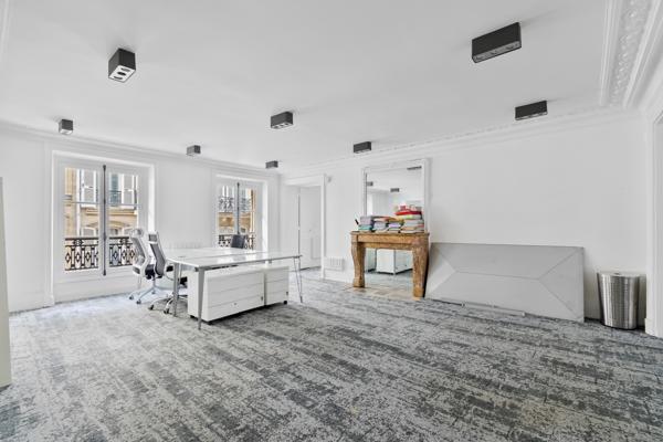 Bureau 5 pièces - 142 m²