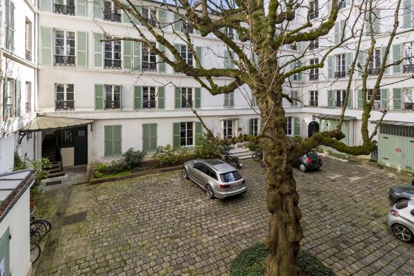 Bureau 5 pièces - 142 m²