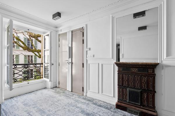 Bureau 5 pièces - 142 m²