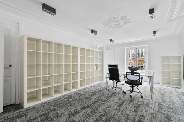 Bureau 5 pièces - 142 m²