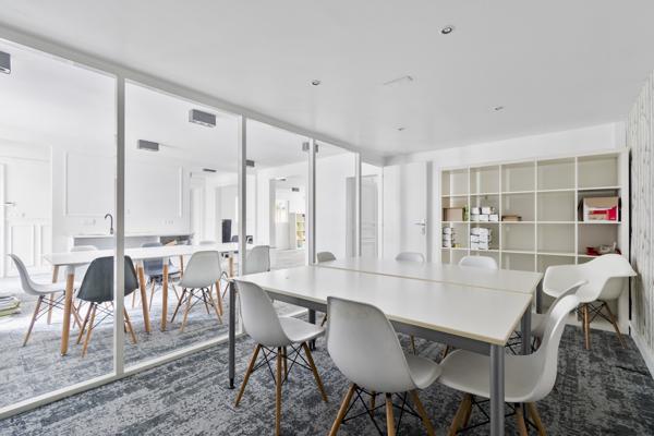 Bureau 5 pièces - 142 m²