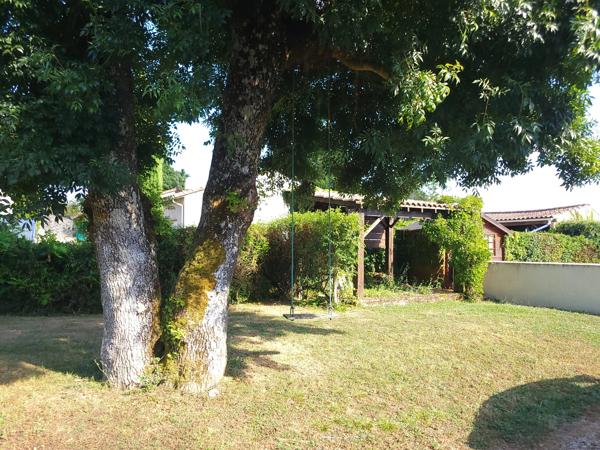 Belle maison de village de 3-4 chambres avec piscine.