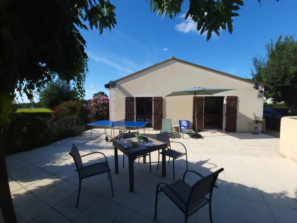 Belle maison de village de 3-4 chambres avec piscine.