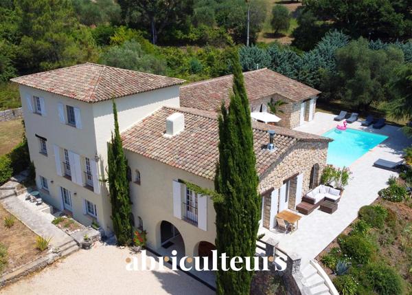 Exceptionnelle bastide provençale de 345 m² avec vue panoramique en vente à Peymeinade (06530)