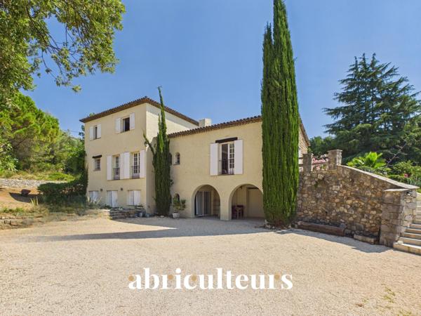 Exceptionnelle bastide provençale de 345 m² avec vue panoramique en vente à Peymeinade (06530)
