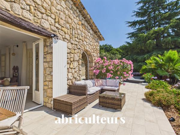 Exceptionnelle bastide provençale de 345 m² avec vue panoramique en vente à Peymeinade (06530)
