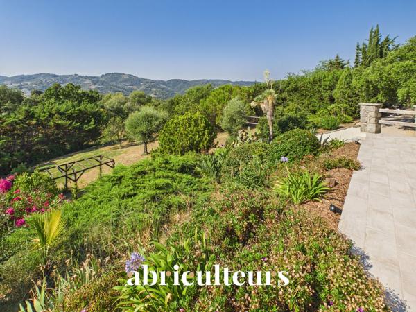 Exceptionnelle bastide provençale de 345 m² avec vue panoramique en vente à Peymeinade (06530)
