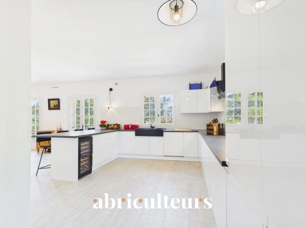 Exceptionnelle bastide provençale de 345 m² avec vue panoramique en vente à Peymeinade (06530)
