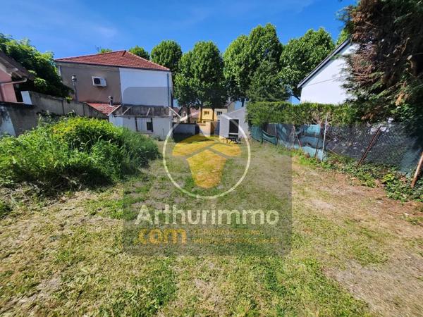 Vente                                                      Terrain
                        
                                         230 m2                     à Sucy-en-Brie
