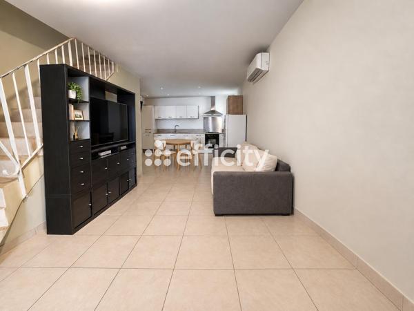 Maison
         4 pièces
        - 81 m² Exclusivité 240 000 € *