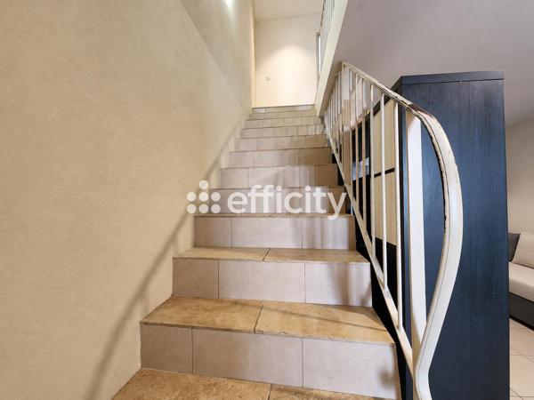 Maison
         4 pièces
        - 81 m² Exclusivité 240 000 € *