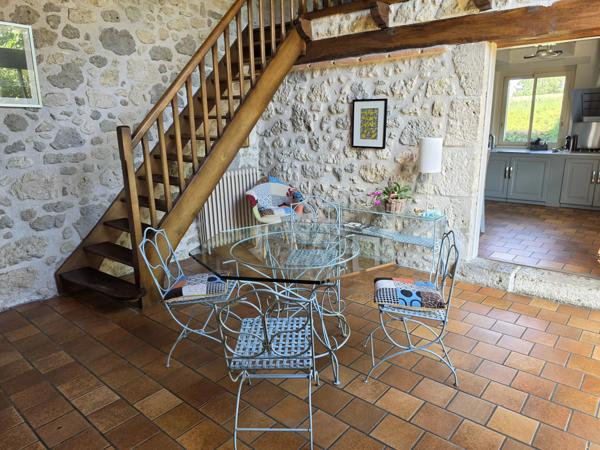 Propriété en pierre rénovée avec piscine, dépendances, bois et étang – Entre Agen et Nérac