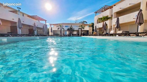 T3 meublé, piscine, plage à 50 m : un bien complet